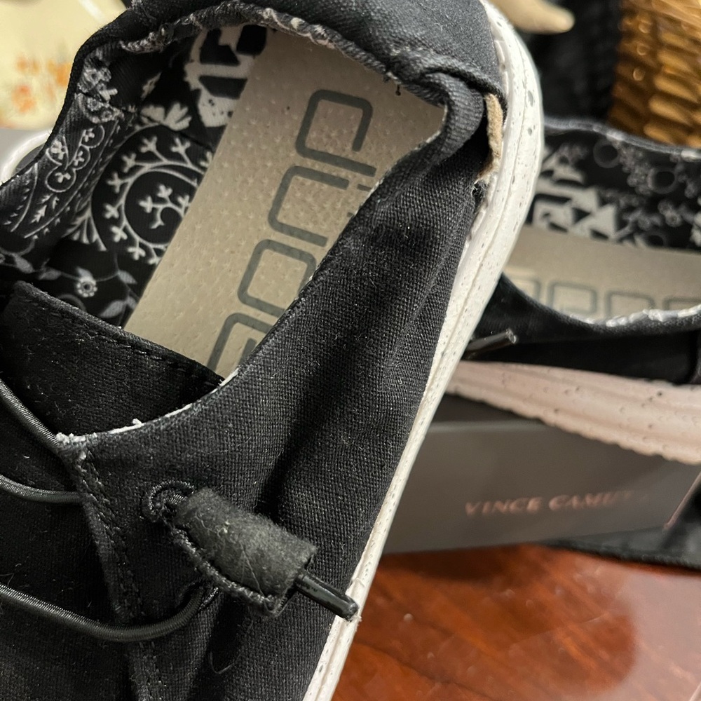 Hey dude black size 7